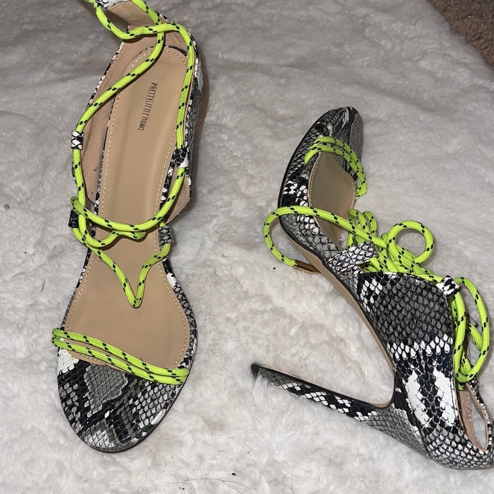 Snake print Pretty Little Thing Heels(size9)